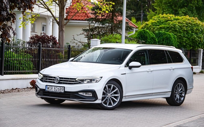 Volkswagen Passat cena 92899 przebieg: 176000, rok produkcji 2020 z Gniezno małe 742